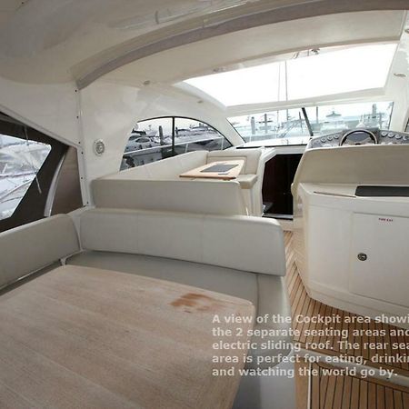 Zen Dog Luxury Motor Yacht Lymington Exterior foto